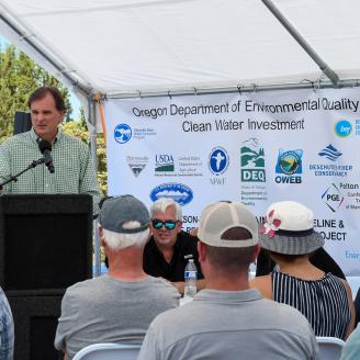 USDA's FPAC Under Secretary Robert Bonnie in Central Oregon, Friday, July 29, 2022 visiting two watershed projects with Senator Jeff Merkley, NRCS Oregon's State Conservationist Ron Alvarado and Farmers Conservation Alliance partners. USDA photo
.